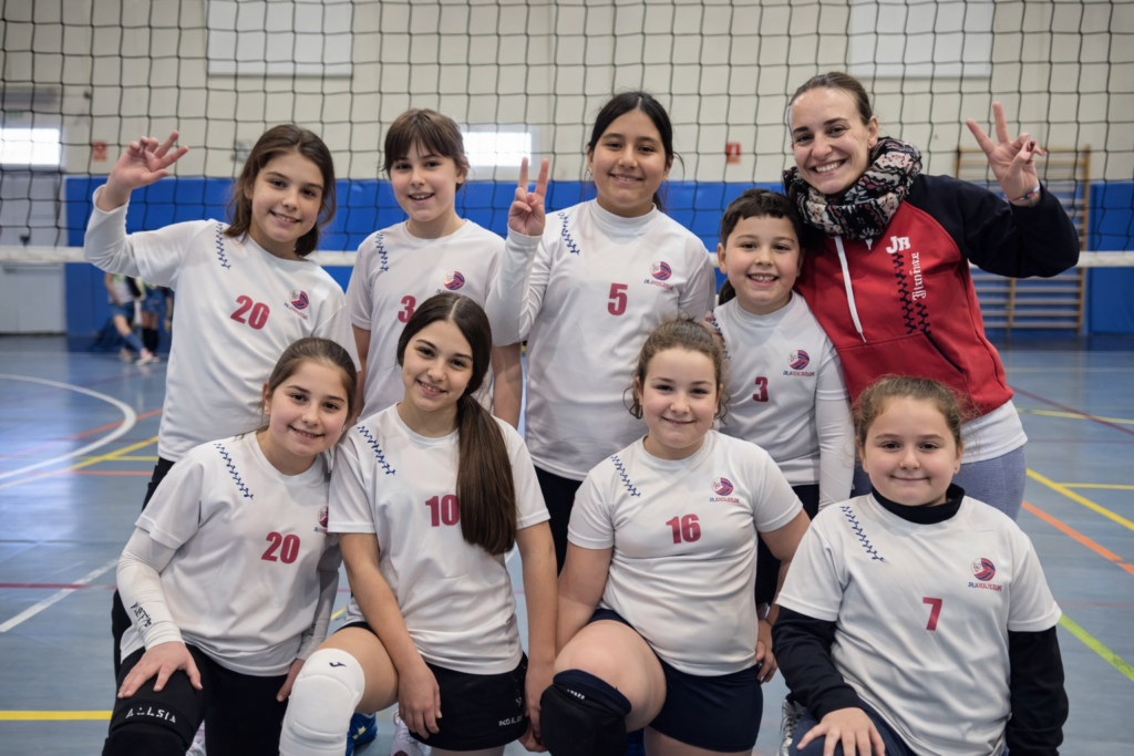 Equipo de voley del colegio JRJ